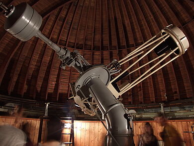 Das Cassegrain-Teleskopes in der Kuppel der Forststernwarte.